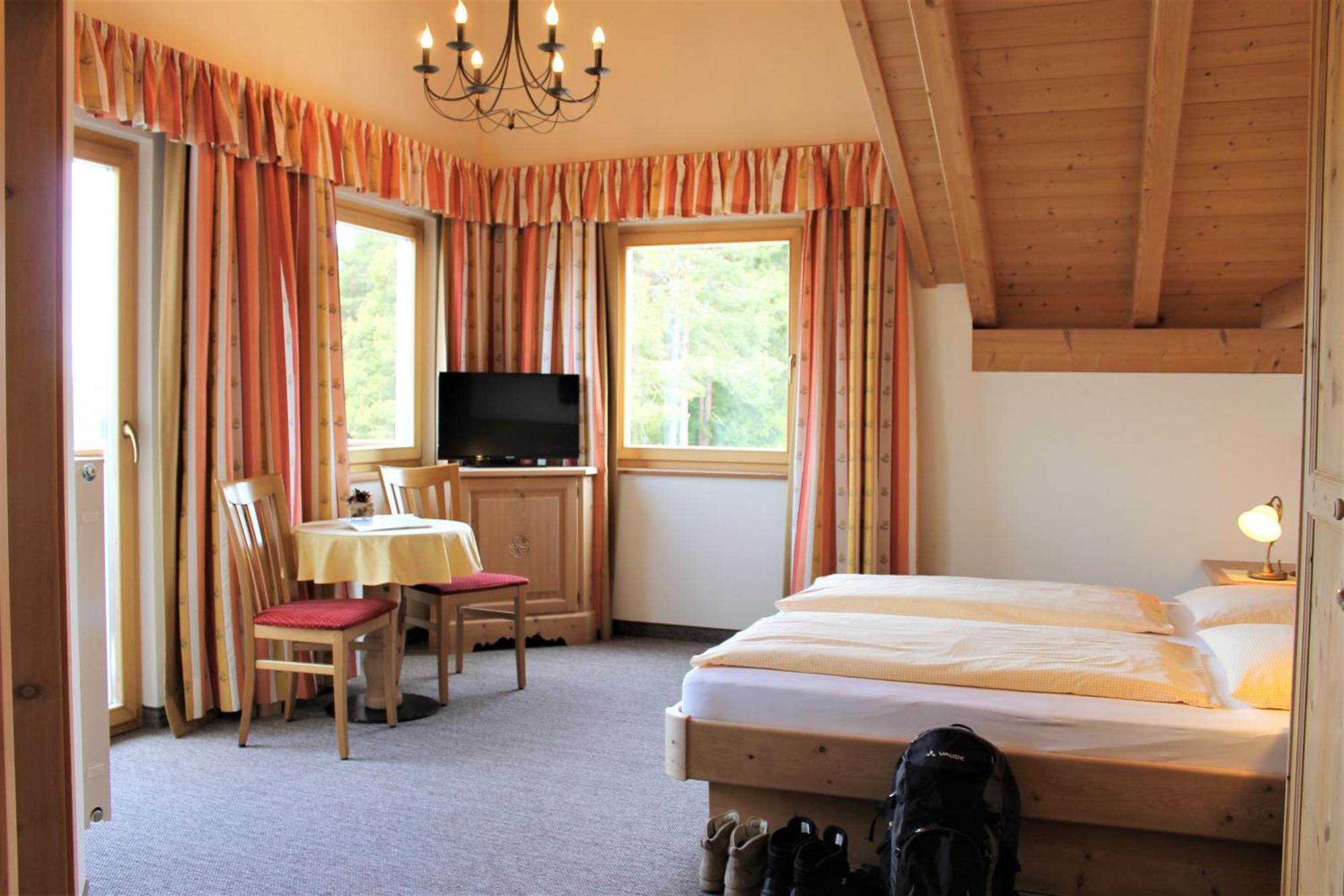 Hotel Landgasthof Laerchenwald Collepietra  Eksteriør billede